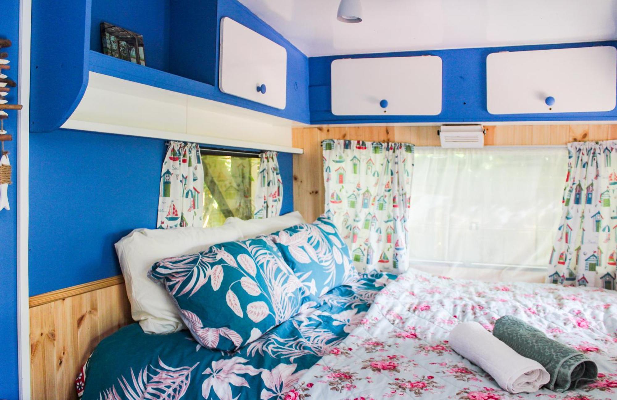 ホテル Retro Caravans At Valentia Island Escape Chapeltown エクステリア 写真