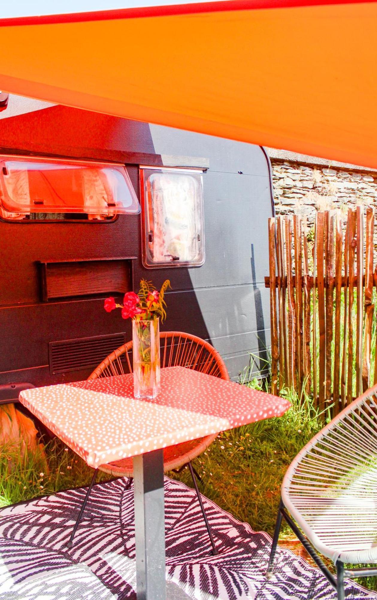 ホテル Retro Caravans At Valentia Island Escape Chapeltown エクステリア 写真