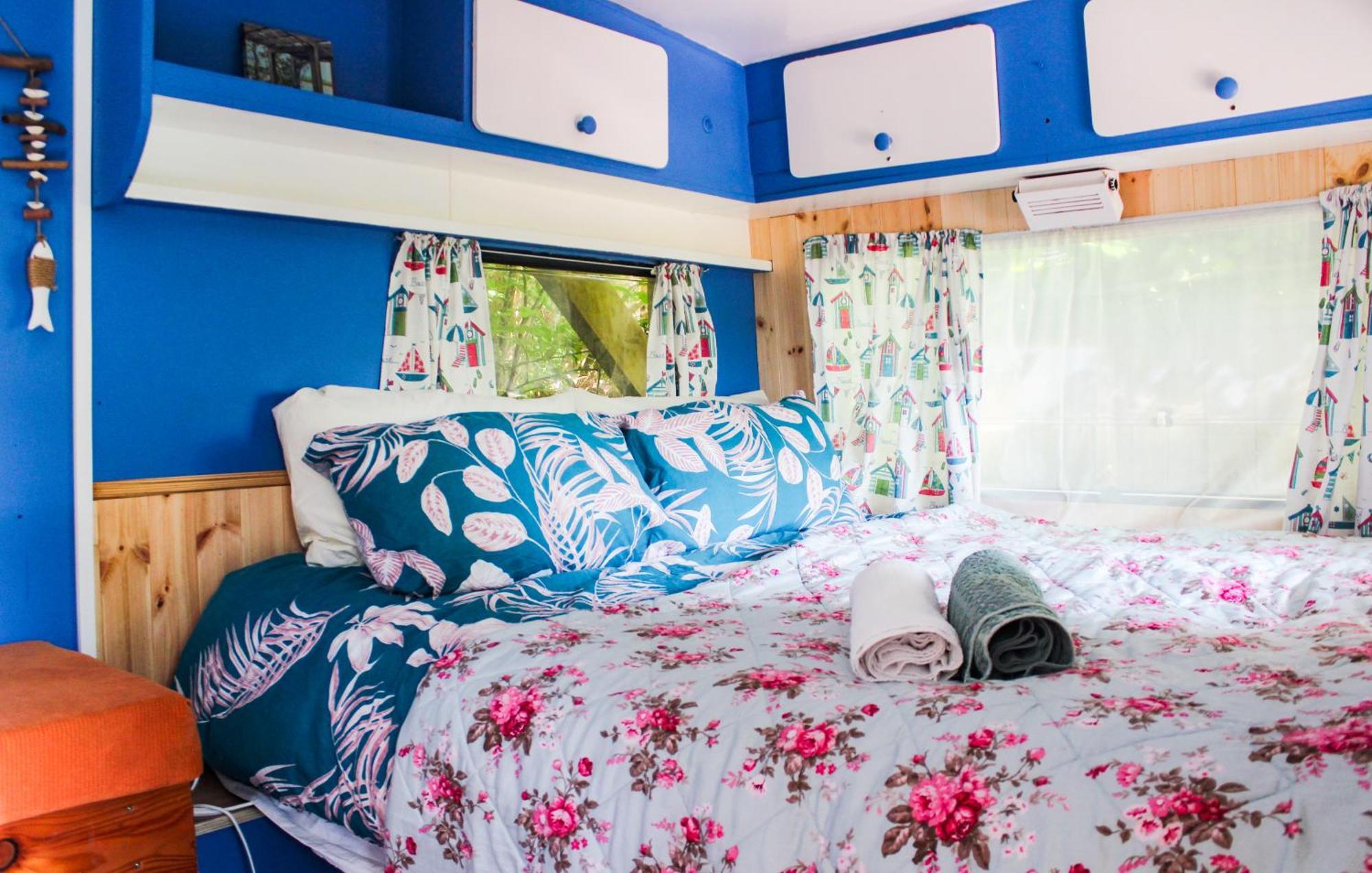 ホテル Retro Caravans At Valentia Island Escape Chapeltown エクステリア 写真