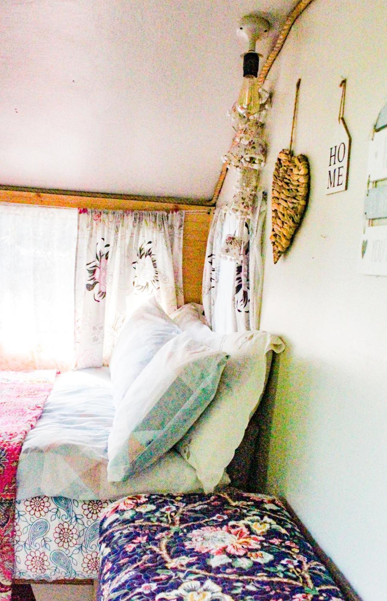 ホテル Retro Caravans At Valentia Island Escape Chapeltown エクステリア 写真